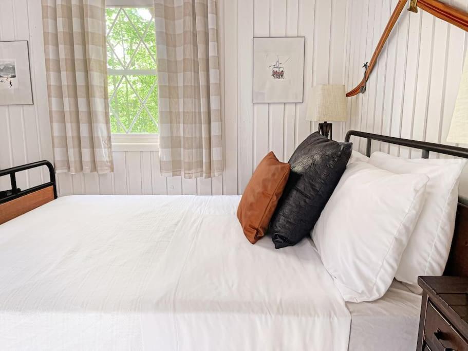 Stylish And Cozy Cabin, Walking Distance To Big Bass Lake Gouldsboro Zewnętrze zdjęcie
